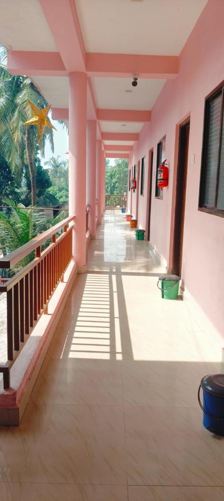 Esther Guest House 卡兰古特 外观 照片